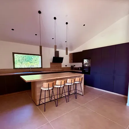 Villa Porto-vecchio, Luxueuse 8 Pers, 4 Chambres, Piscine Privee *