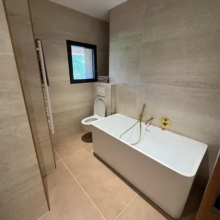Porto-vecchio, Luxueuse 8 Pers, 4 Chambres, Piscine Privee Villa