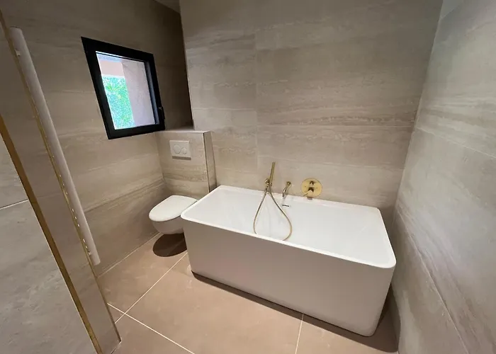 Villa Porto-vecchio, Luxueuse 8 Pers, 4 Chambres, Piscine Privee